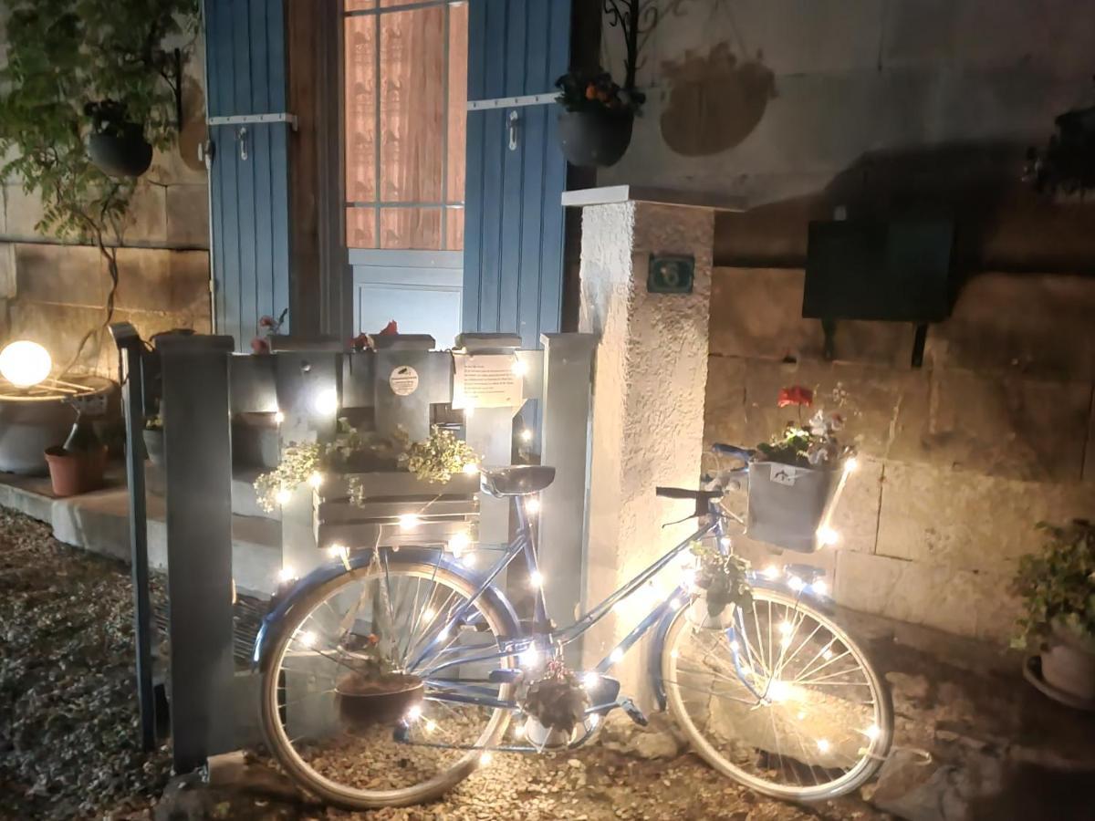 La Charentaise Des Lilas Saint-Léger Eksteriør bilde